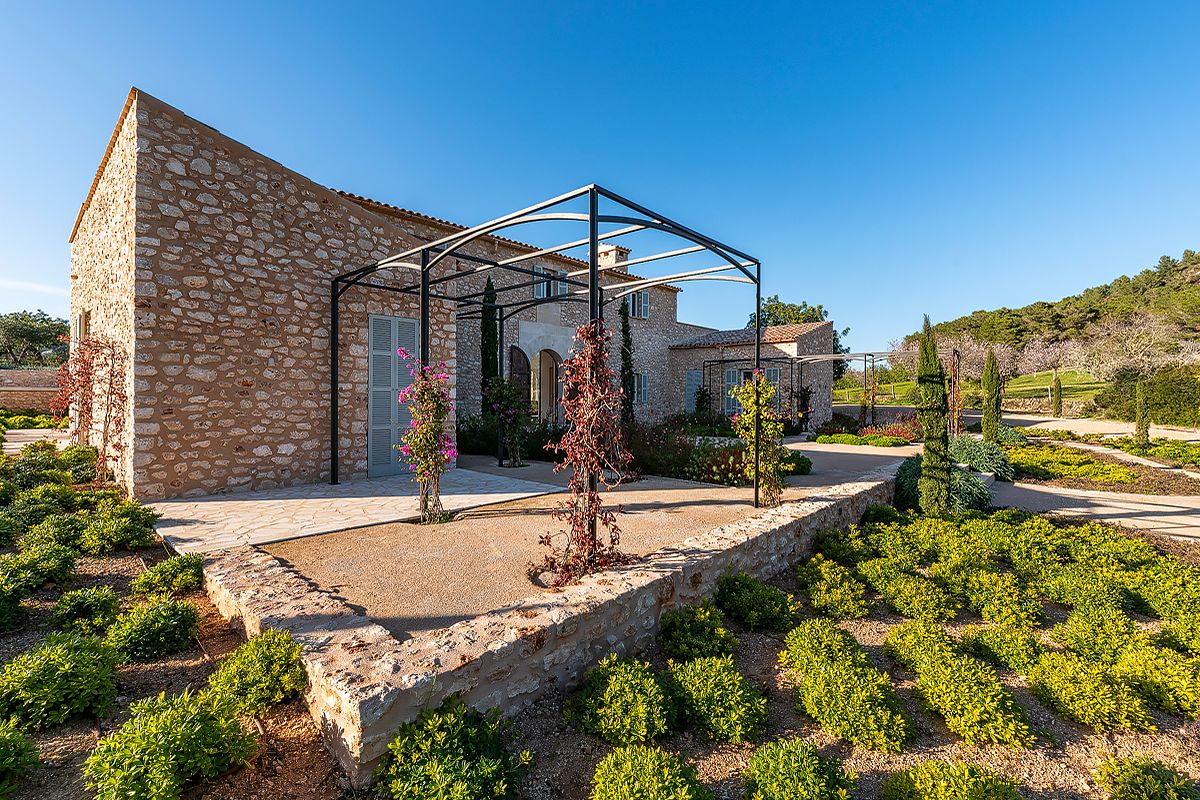 Tolles Neubau-Landhaus mit Pool in der Nähe des Golfplatzes Vall D'or