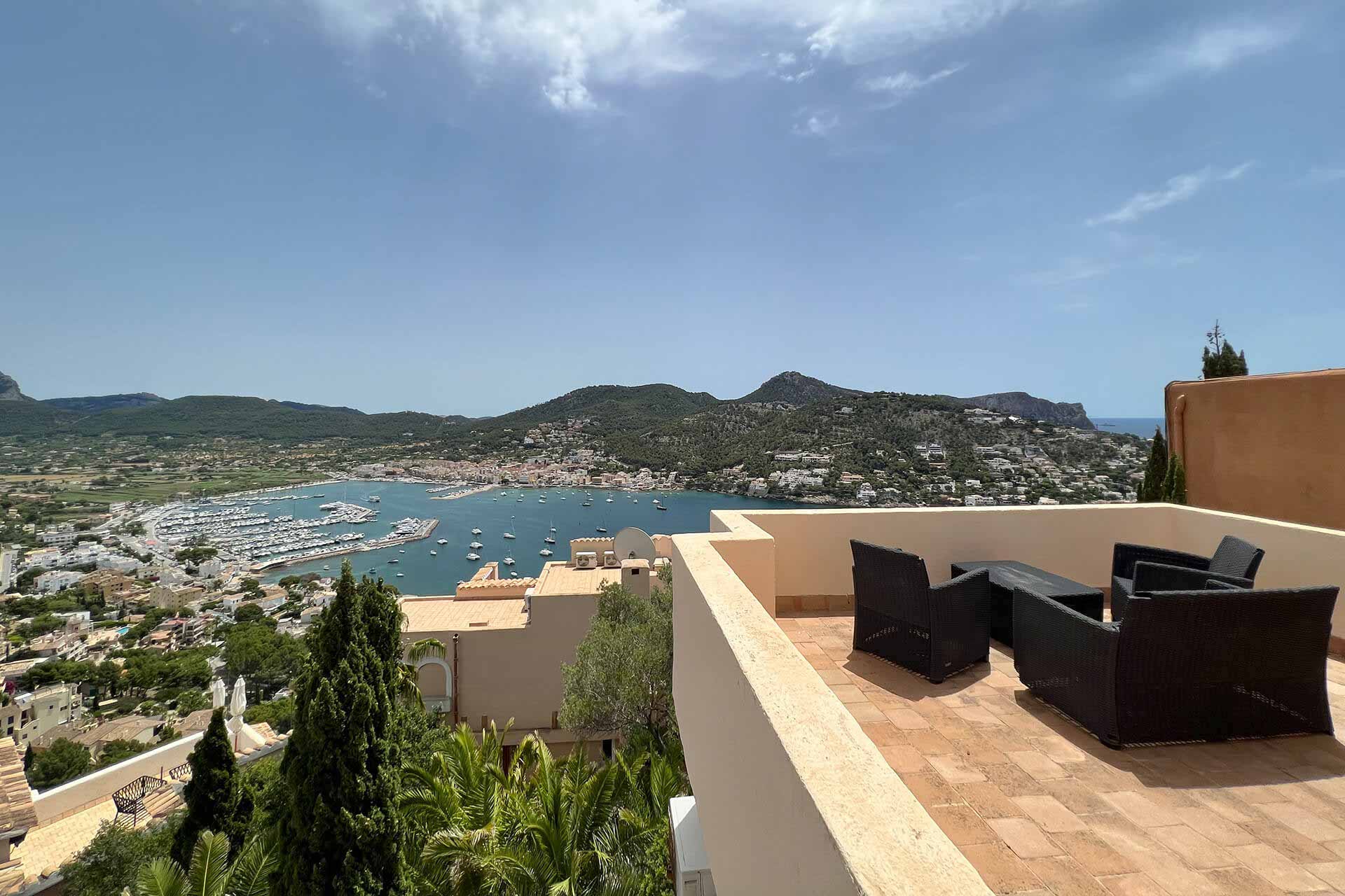 Penthouse with impressive panoramic views in Port Andratxpurchase