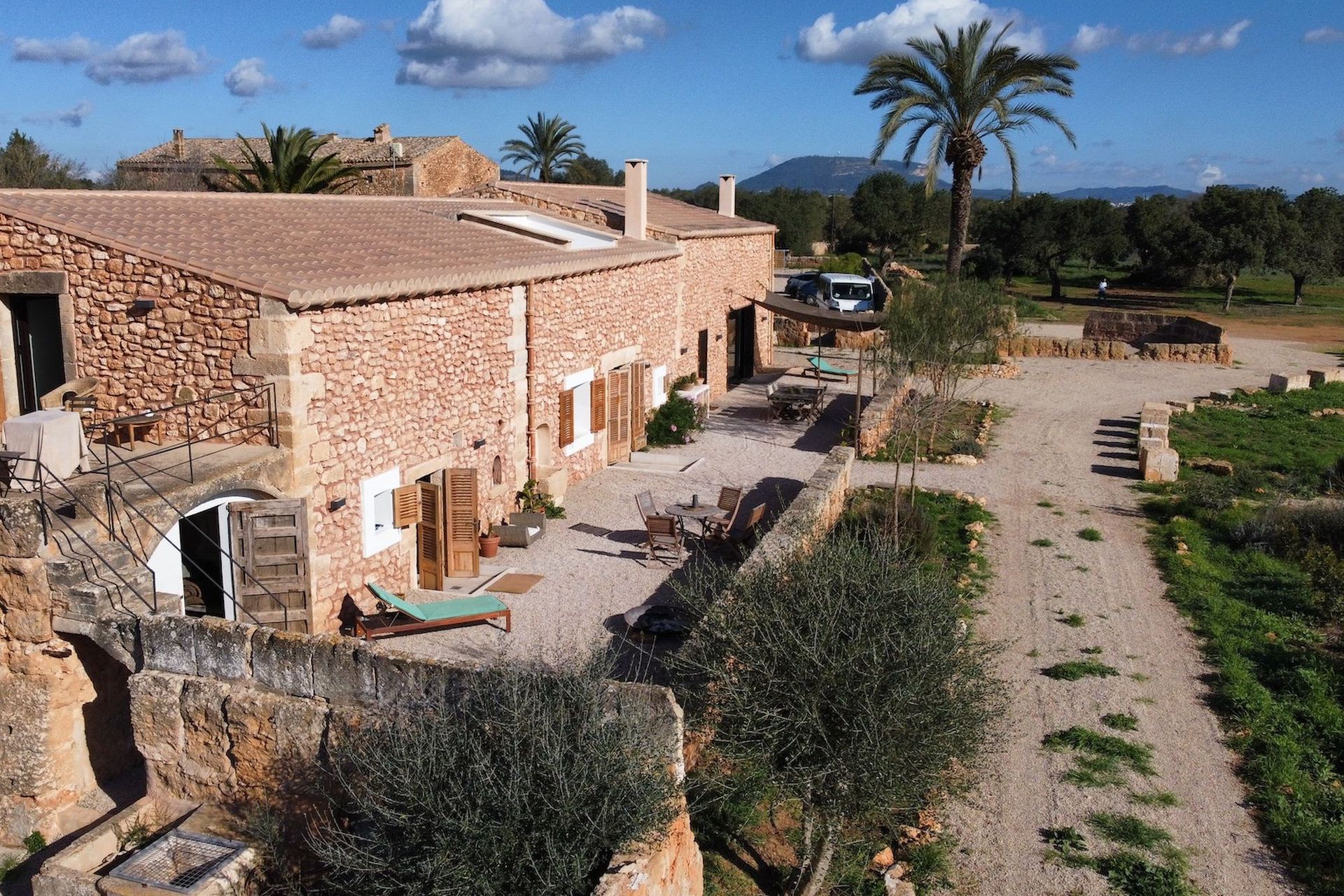 Exklusive Neubaufinca im mediterranen Stil in Llucmajor kaufen