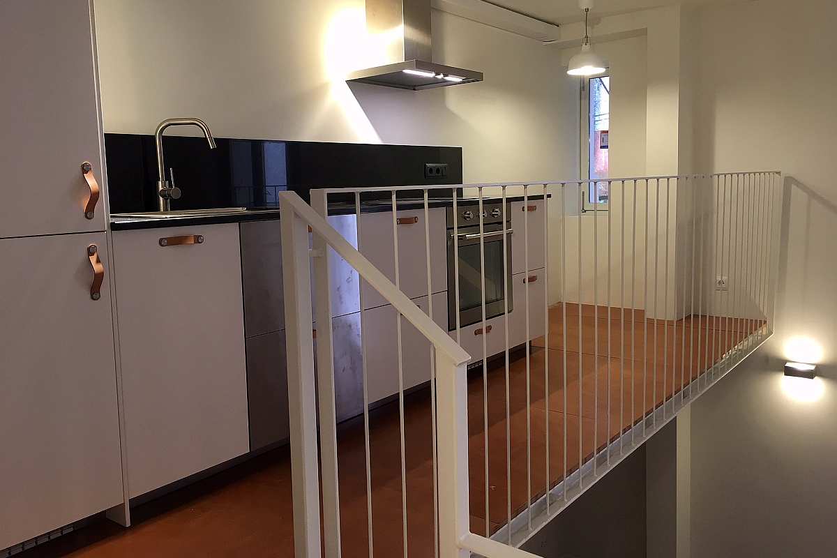 Neubau-Loft-Wohnung mit Küchengalerie und großer Terrasse nahe der