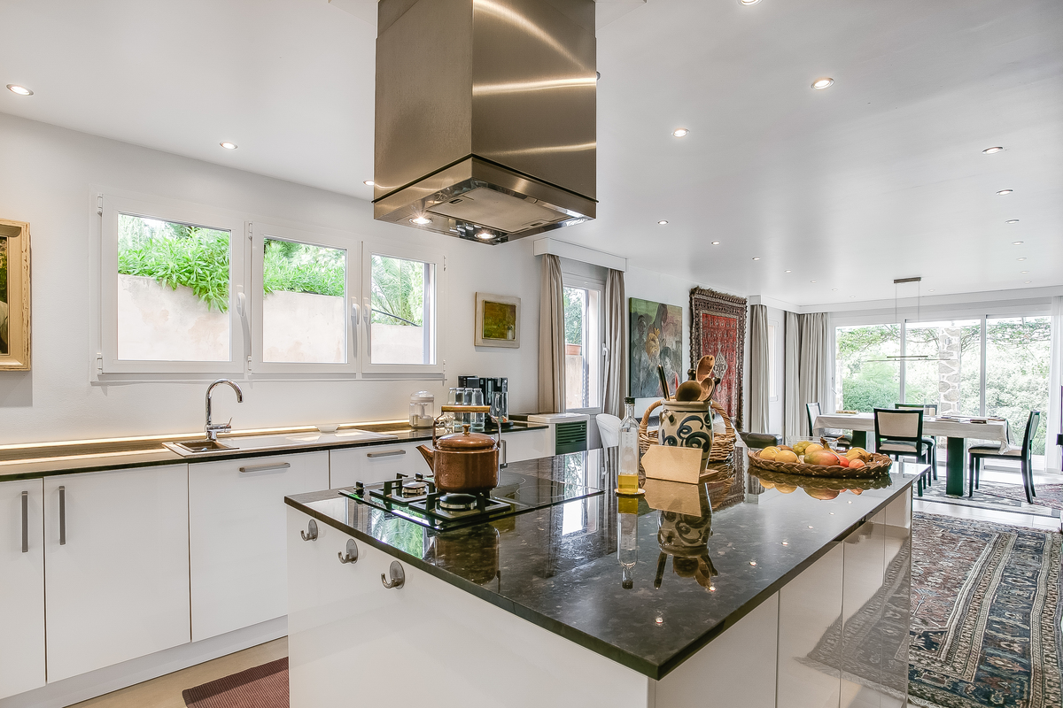 Großes Fincaanwesen mit Gästehäusern und Pool nähe Arta - kaufen