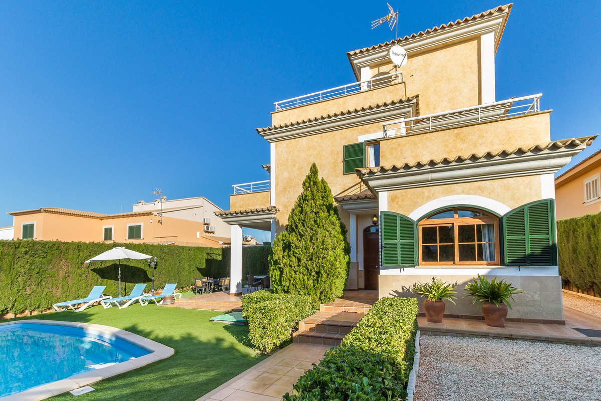 Schönes, gepflegtes Haus mit Vermietungslizenz in Puig de Ros - kaufen