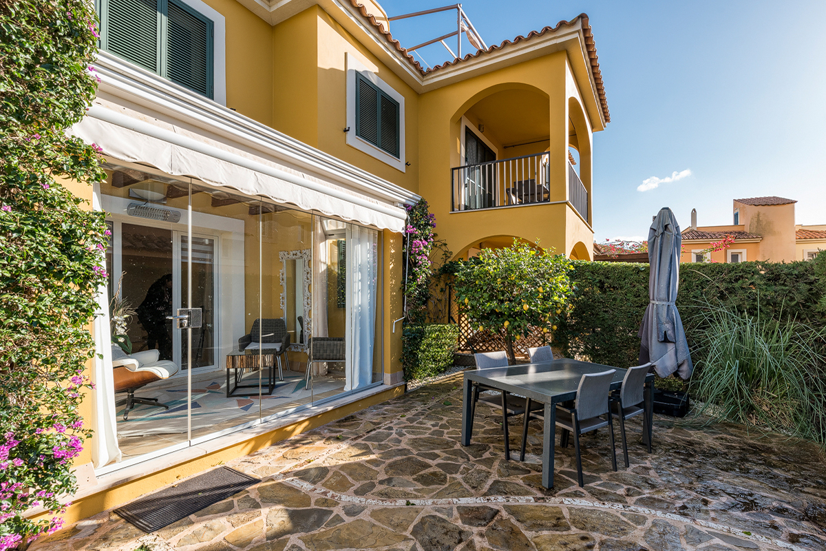 Wunderschöne Erdgeschosswohnung mit Dachterrasse in toller Wohnanlage
