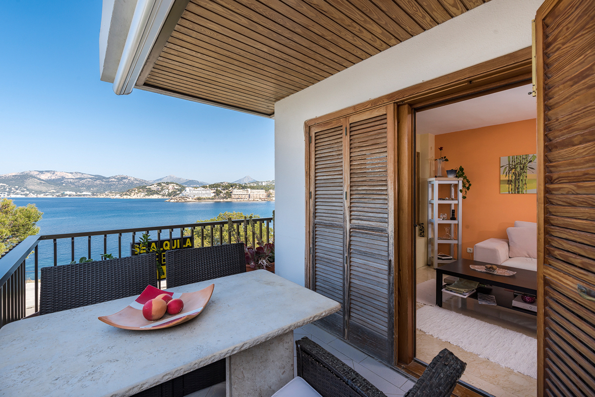 Wunderschönes Penthouse am Meer mit einer großen Dachterrasse in Santa