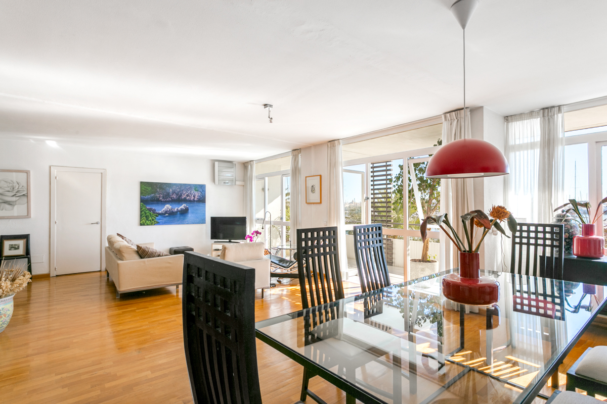 Schöne, helle und große Wohnung direkt am Paseo Maritimo mit Blick auf