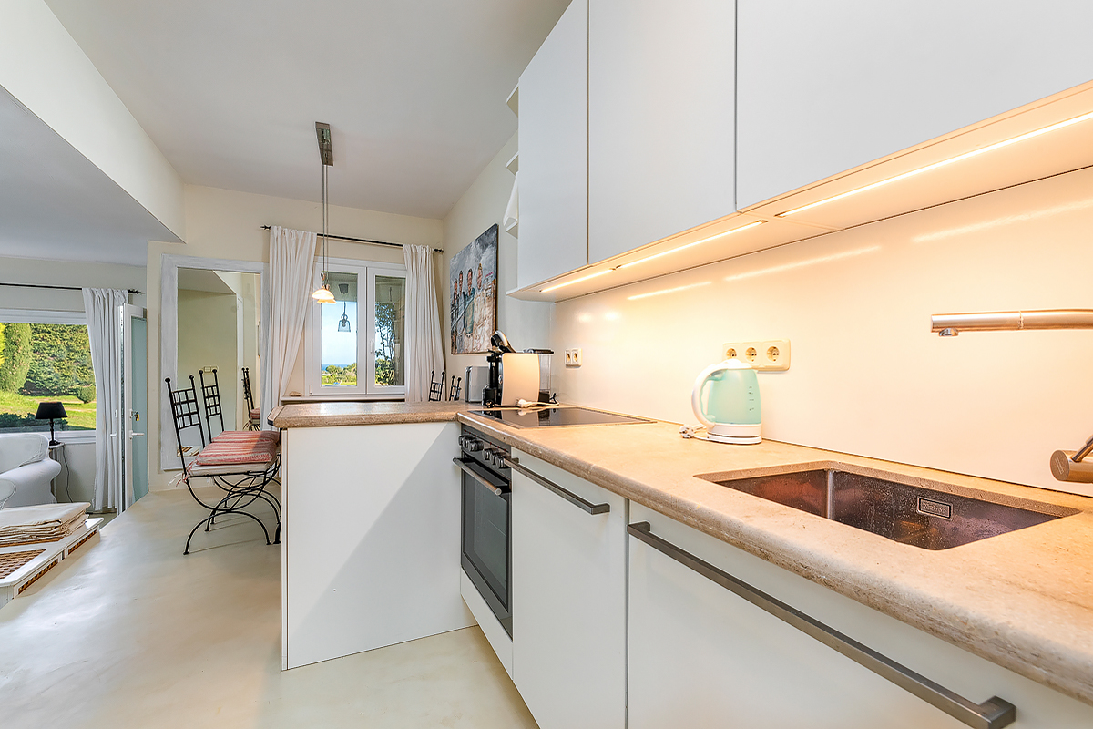 Stilvolles Apartment mit Gemeinschaftspool und schön angelegten Gärten