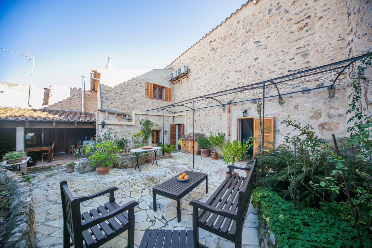 Auténtica casa mallorquina en el corazón de Mallorca con proyecto de
