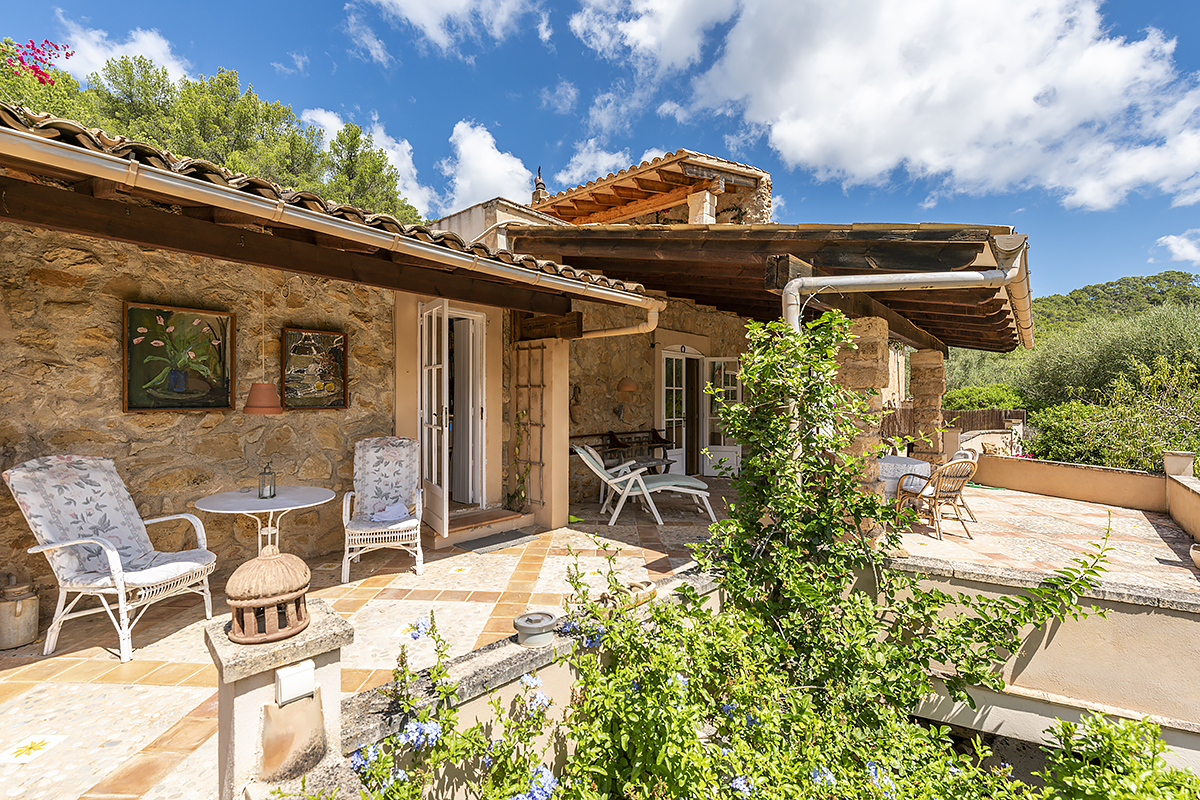 Wunderschöne Finca mit traumhaften Blick auf die Berge zwischen Andratx
