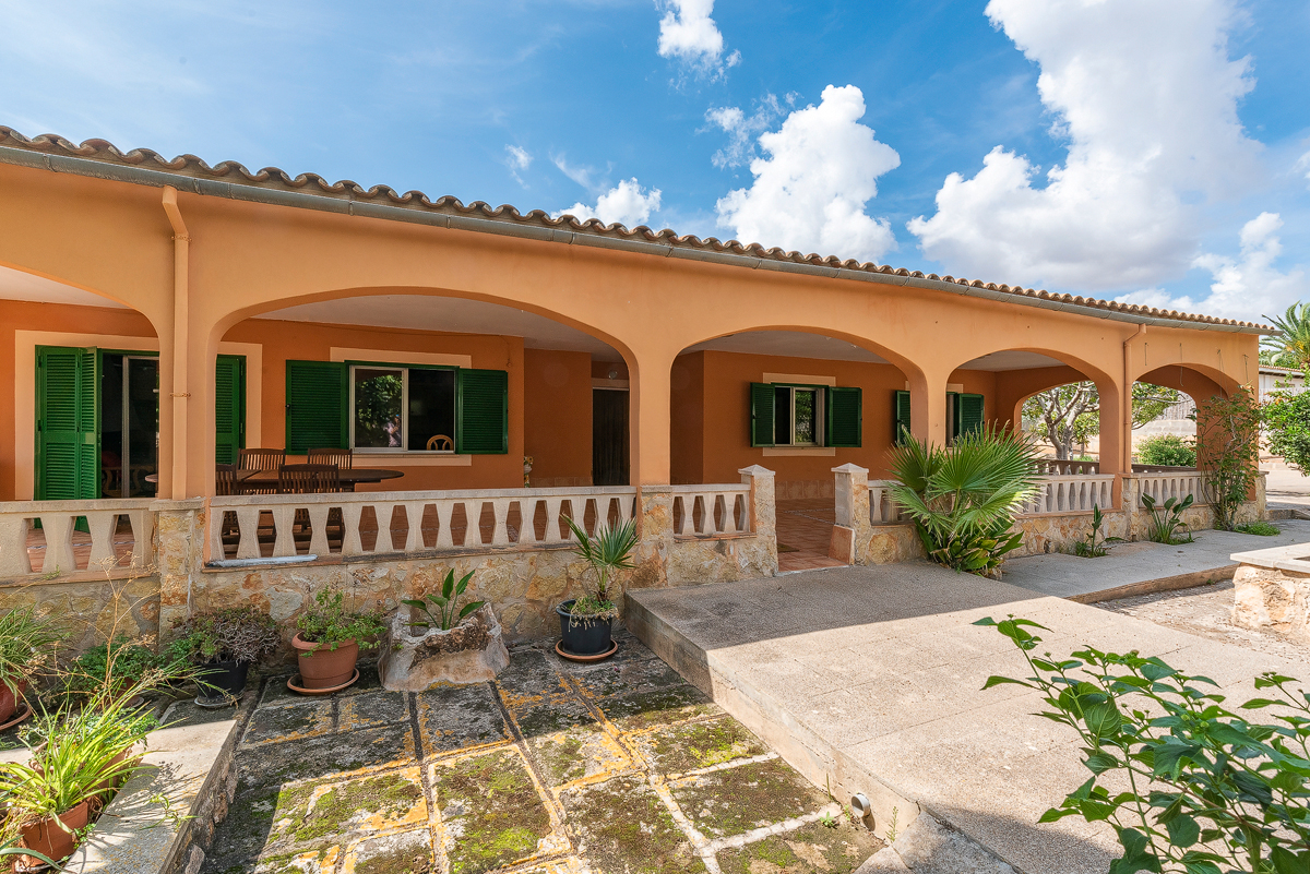 Bungalow zum Modernisieren bei Santanyi - im zauberhaften