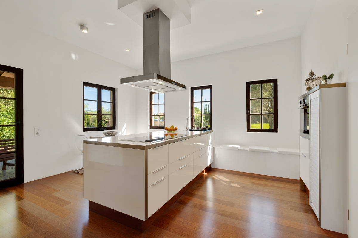 Herrlich ruhig gelegene Finca mit Pool und Bergblick in Moscari - kaufen