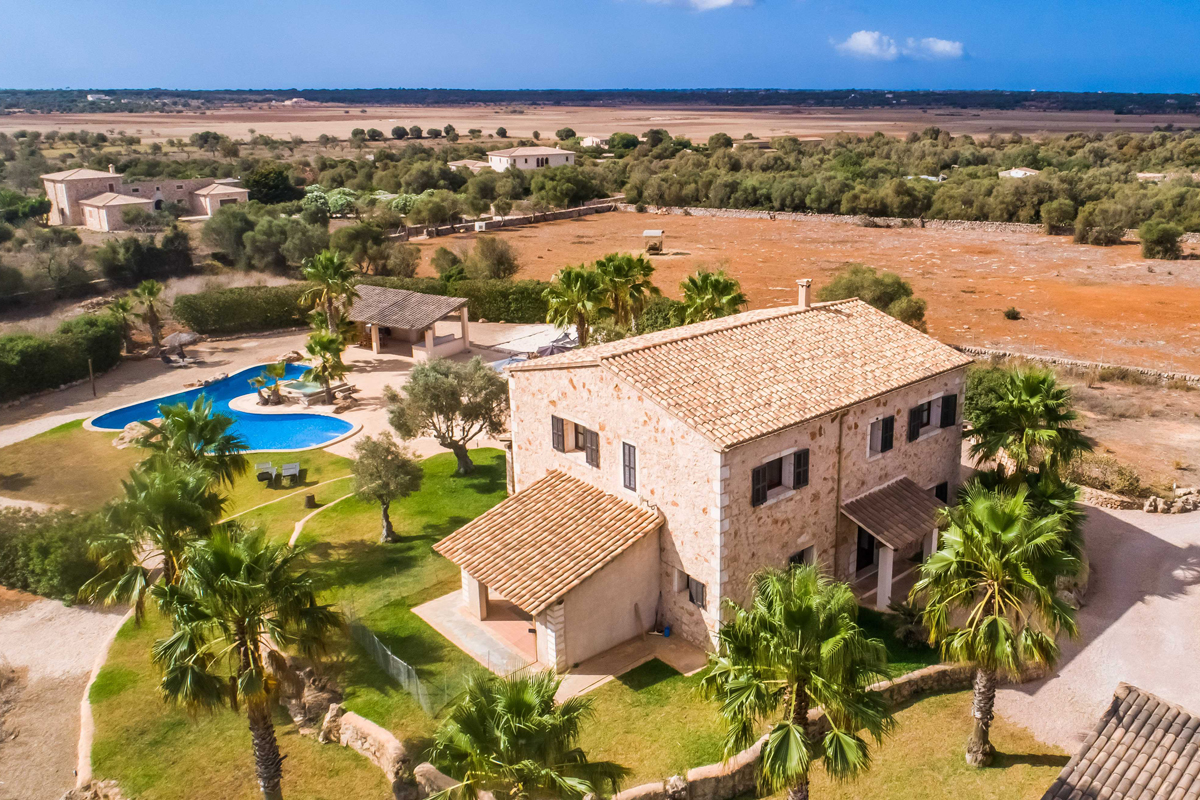 Idyllische, typisch mallorquinische Finca mit besonderem Poolbereich in ...