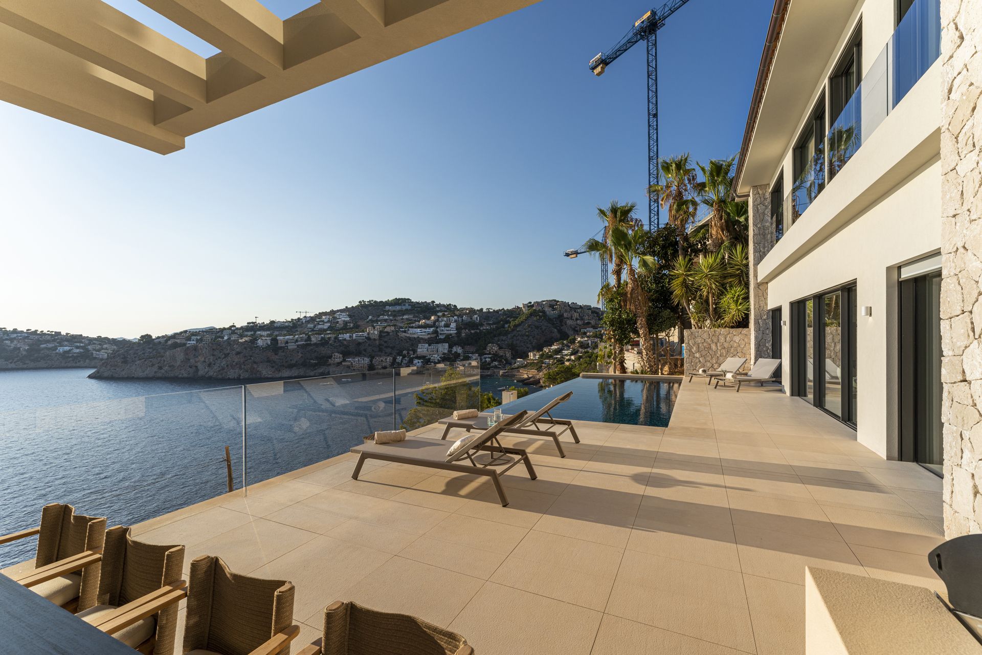 Luxurious newlybuilt villa with breathtaking sea views in a prime