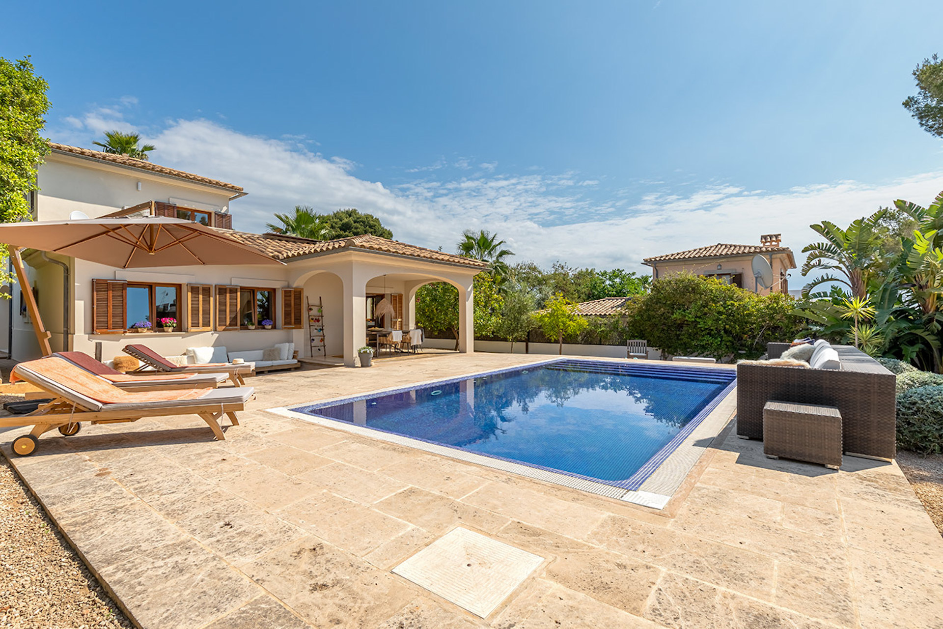 Modern villa with garden and pool in Sol de Mallorca purchase