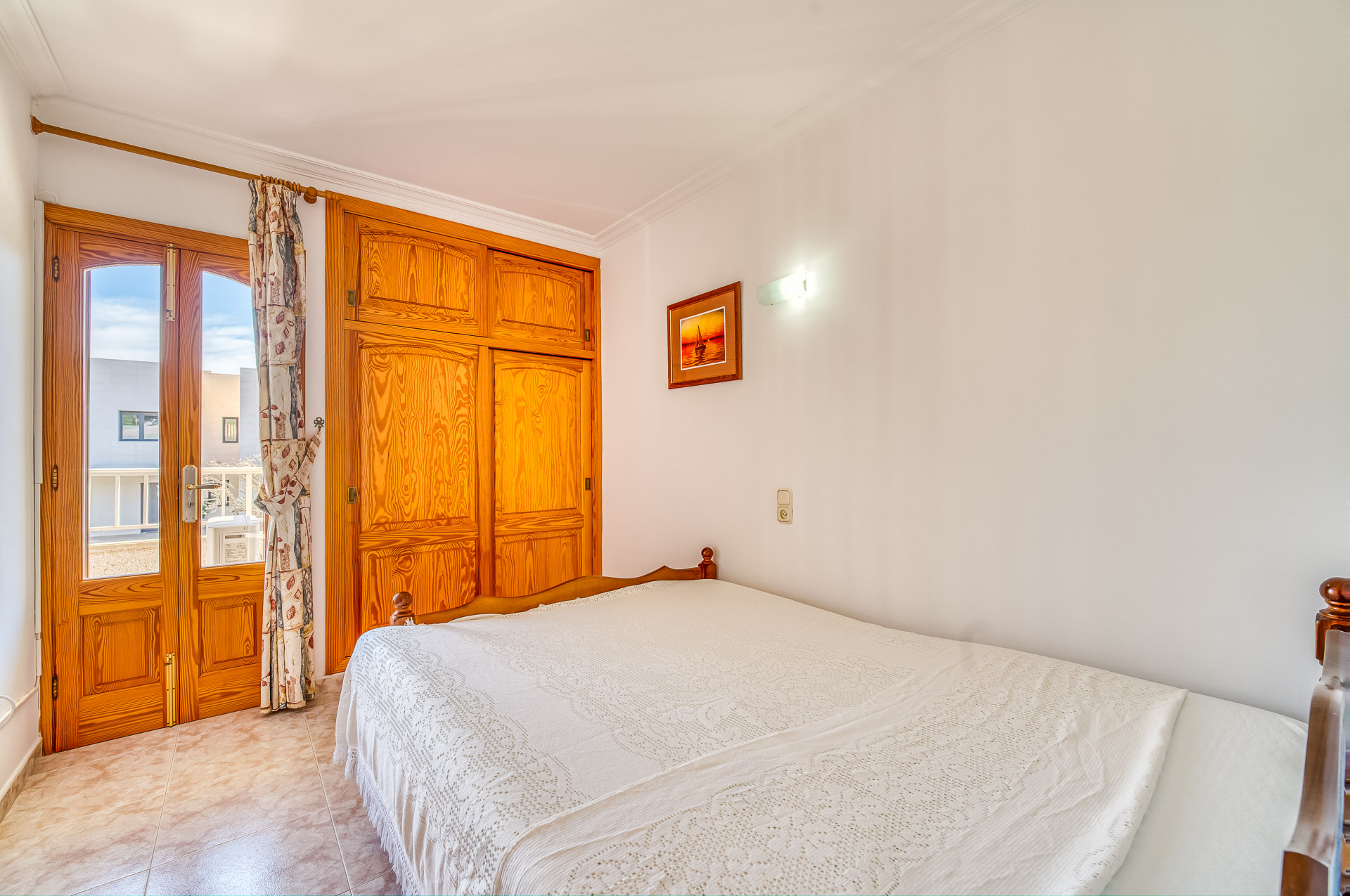 Apartment building on a big plot only a few meters away from the beach