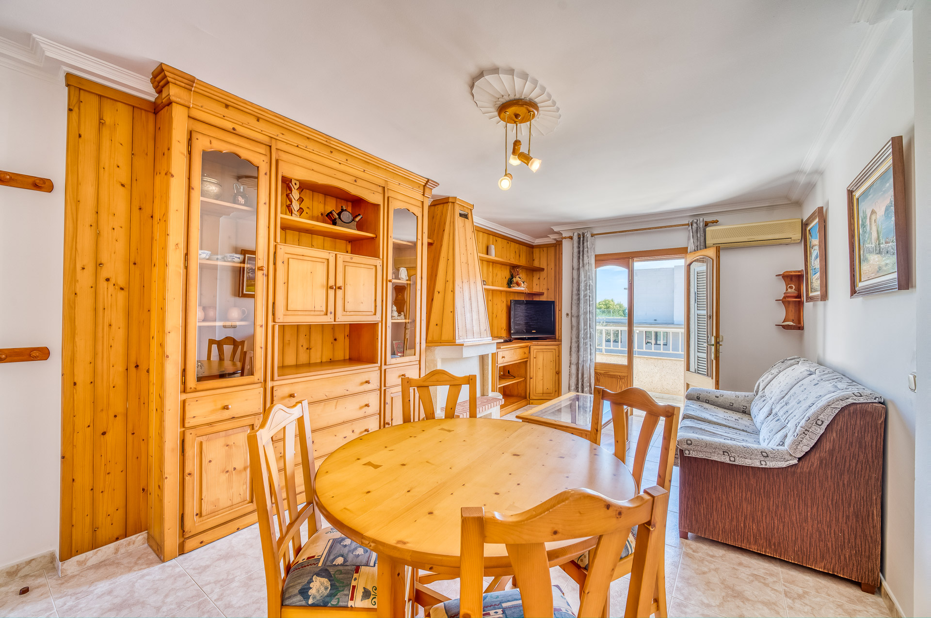 Apartment building on a big plot only a few meters away from the beach