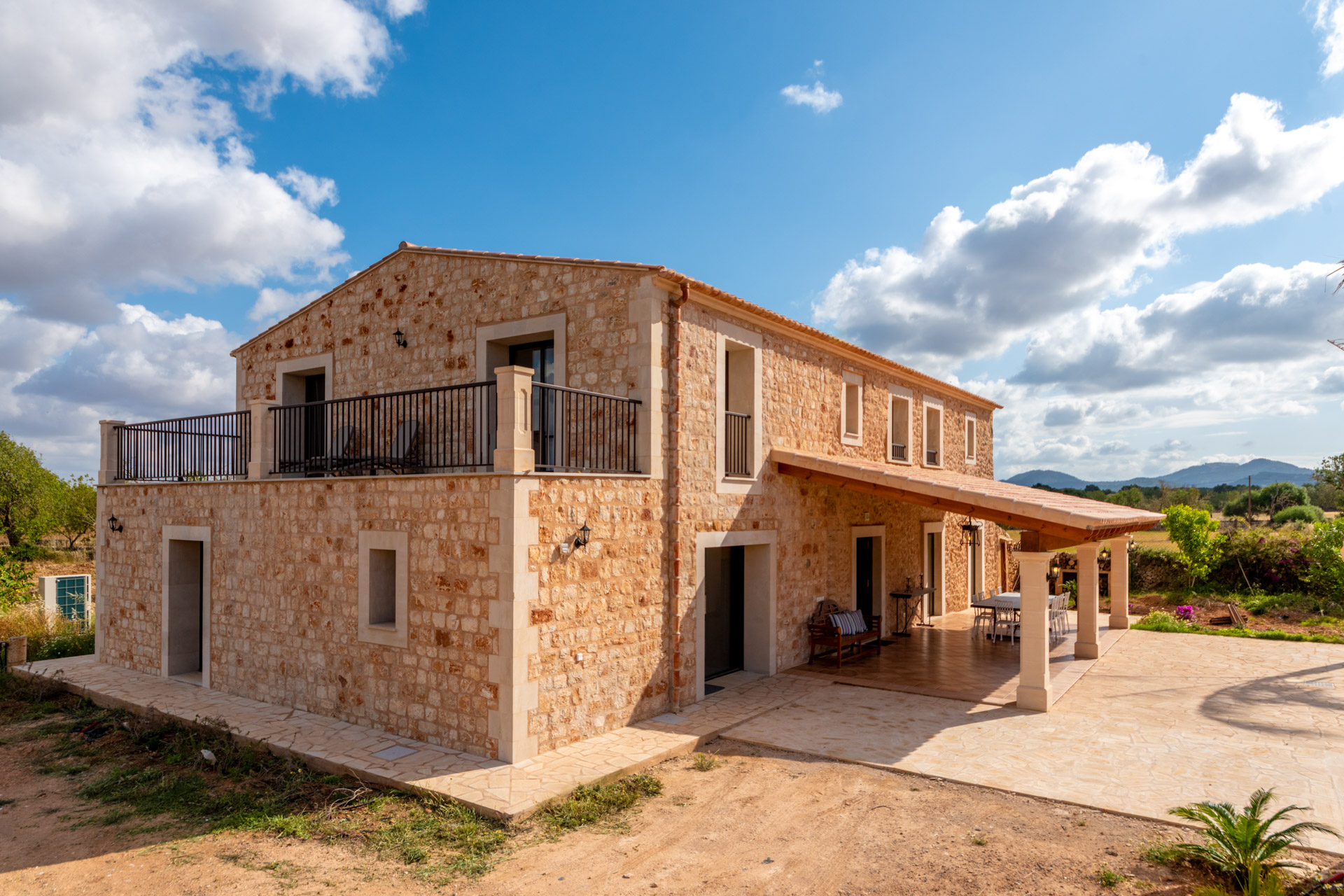 Idyllic finca in the heart of Mallorca with sauna and pool with jacuzzi