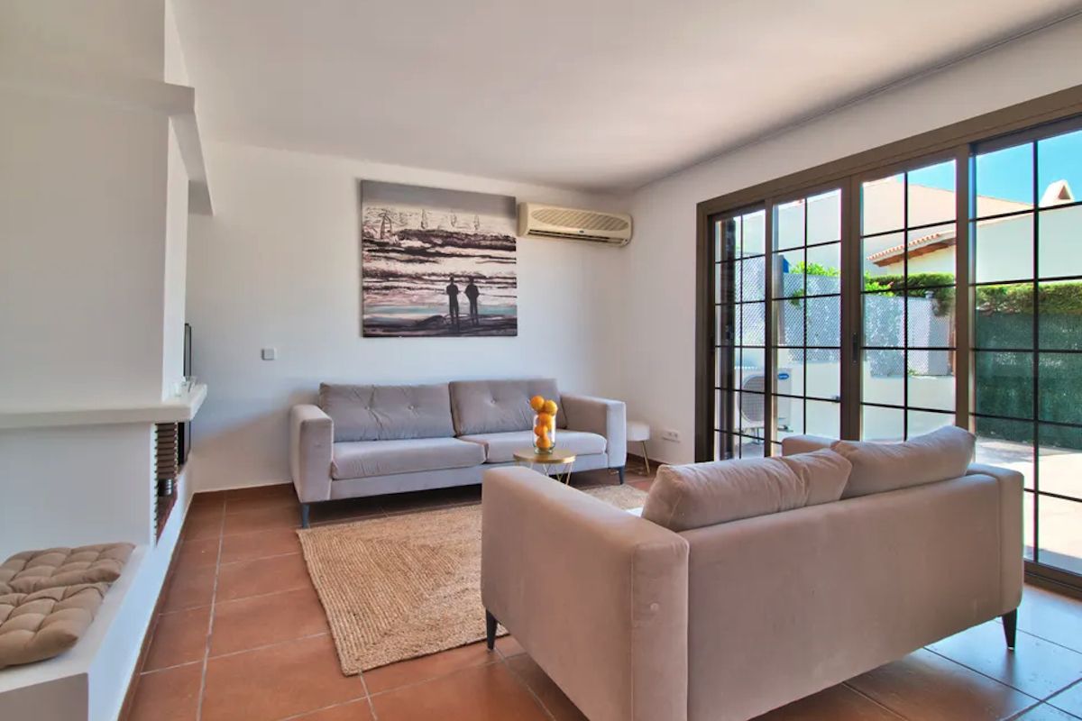 Quiet corner house with community pool in top location in Santa Ponca only 500 m from the