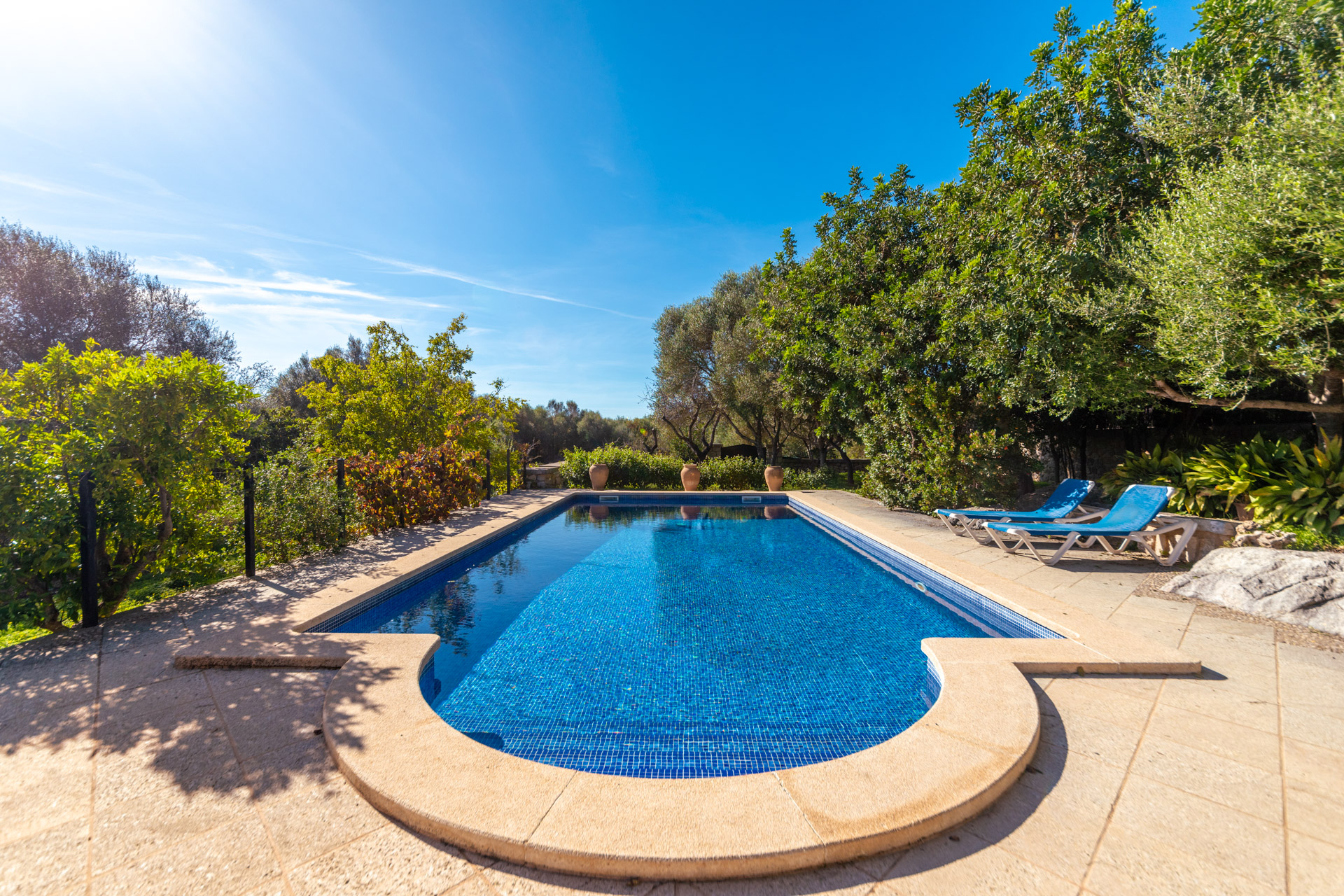 Traditionelle mallorquinische Finca mit Pool, malerischem Garten und
