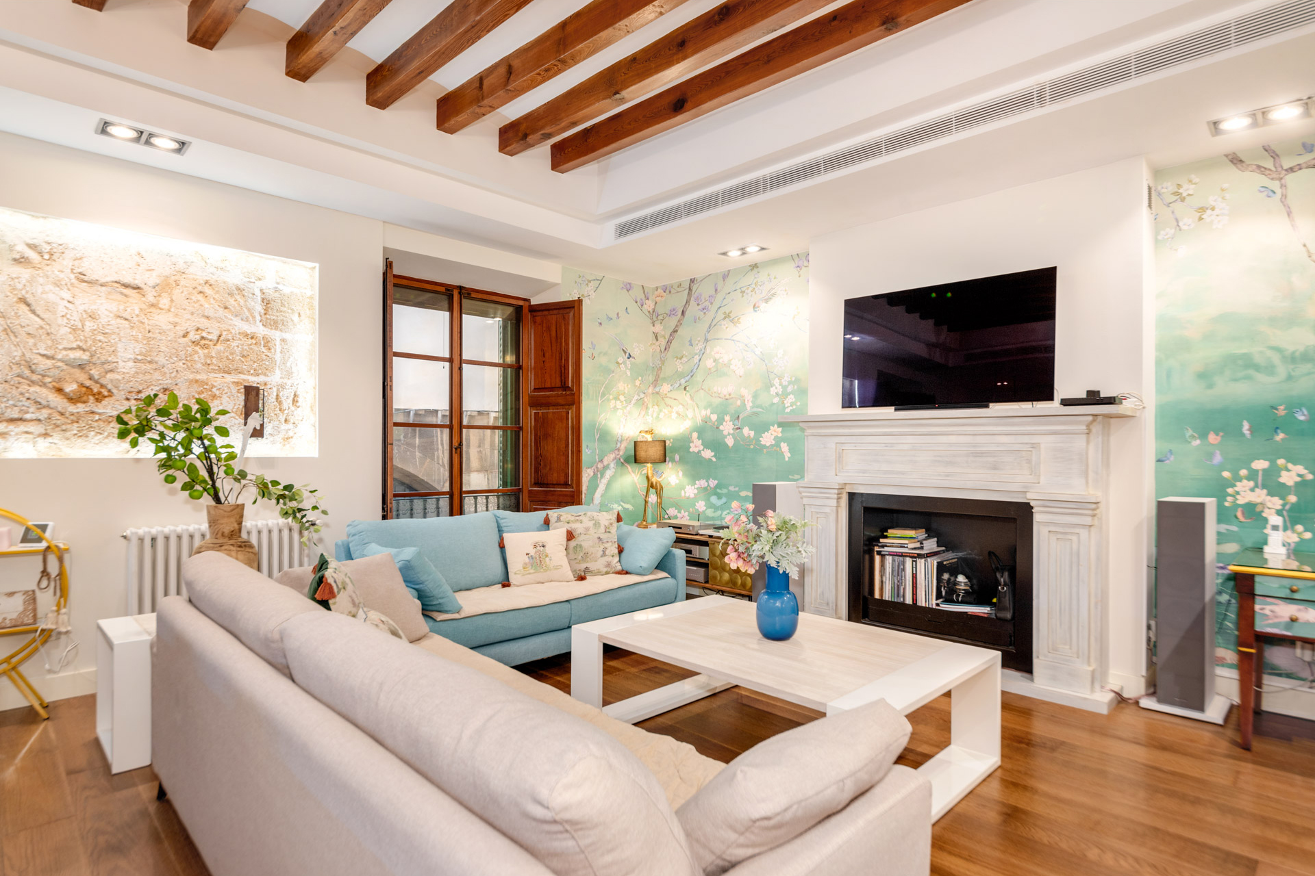 Stylish duplex apartment with great character and a private parking ...