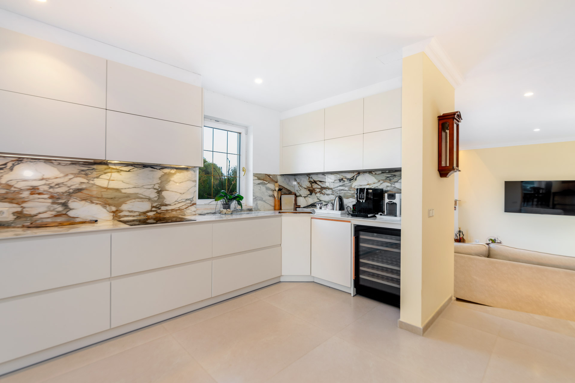 Elegante Villa in Sa Coma mit Dachterrasse und Meerblick - kaufen